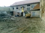 demolice části budovy